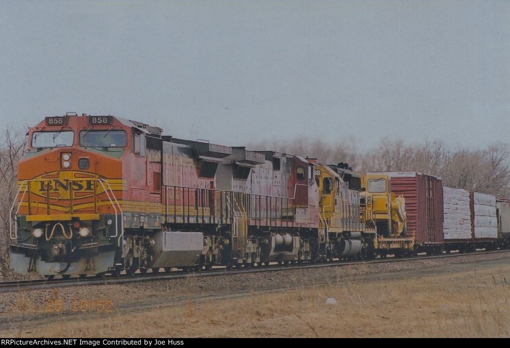 BNSF 858 East